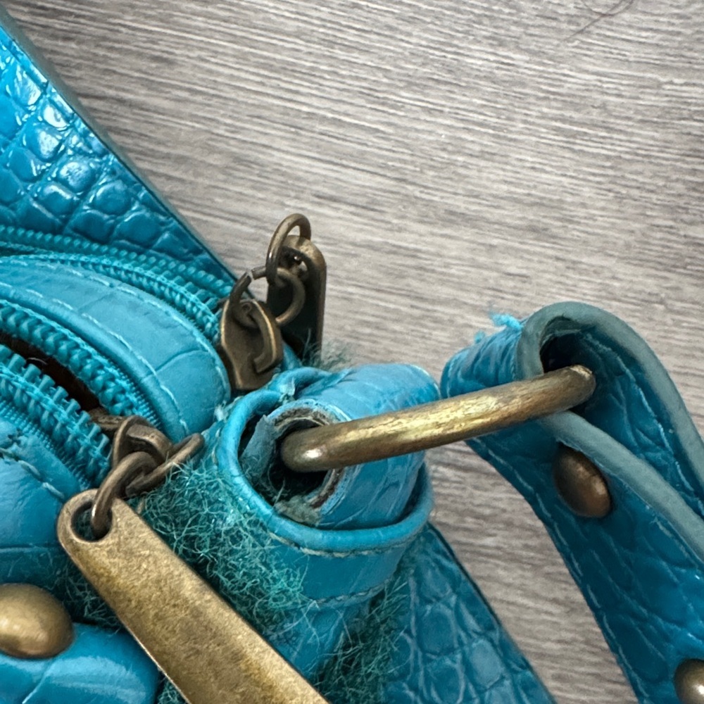 Teal Faux-Fur Shoulder Bag with Croc Texture - Picture 13 of 13